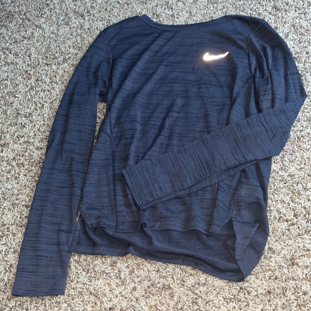 nike running top